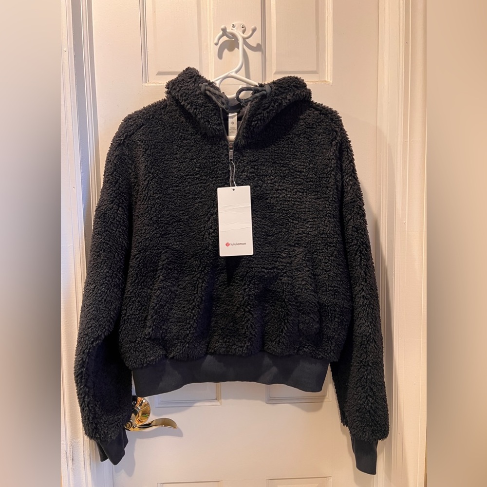 Lululemon Textured Fleece 1/2 zip Black NWT